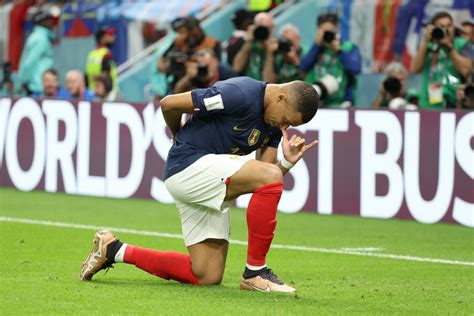 Quanto é o mbappé 2022 Leia aqui quanto é o MBAppé em 2022