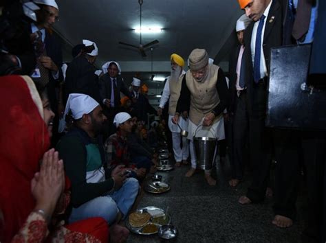 In Pictures Narendra Modi Becomes First Pm To Serve Langar At Golden