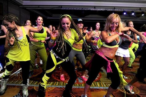 ズンバZUMBA ラテンのノリで踊り解放感がたまらない J CAST ニュース全文表示