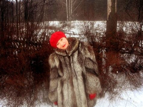 Pin By Tomasz Pietrasik On Bikini Futra Fur Coat Girls Fur Fur Coat