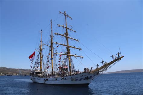 Dua Kapal Perang TNI Merapat Di Pelabuhan Tanjung Wangi Banyuwangi