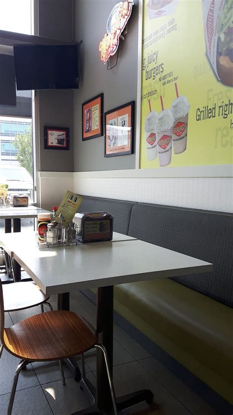 Fatburger Calgary 3111 15 Sunpark Plaza Se Commander En Ligne Menu Prix And Réservations