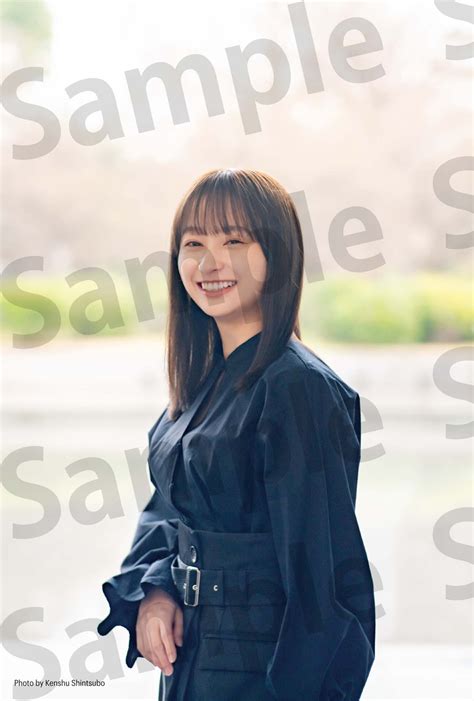 日向坂46・影山優佳、1st写真集『知らないことだらけ』のネット書店特典ポストカード全4種公開 The First Times