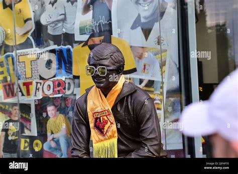 Graham Taylor Statue with Watford FC scarf Stock Photo - Alamy