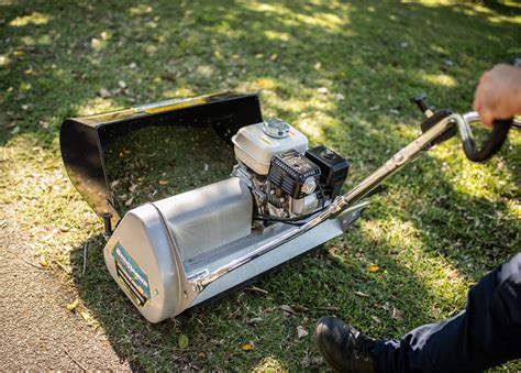 A Guide to Cylinder Mowers | myhomeTURF