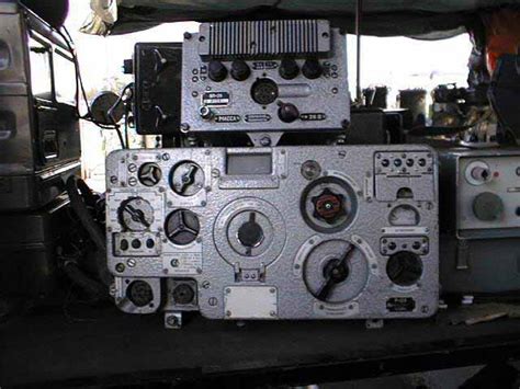 R123 M VHF millitary radio