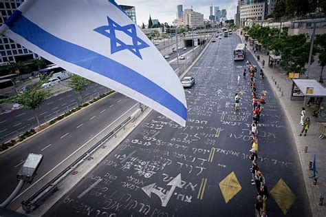 טקס המשפחות לציון 7 באוקטובר הסיפור הכואב של כולנו חדשות 13