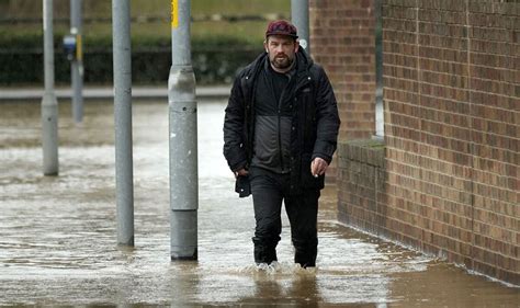 Britain hits flood crisis breaking point as deluge goes on | Weather ...