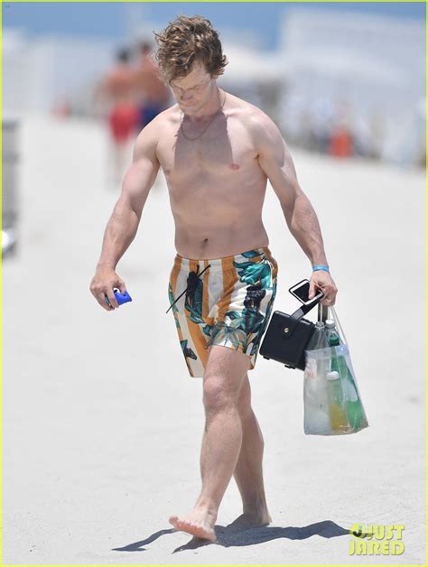 Game Of Thrones Alfie Allen Spotted Shirtless In Miami Photo