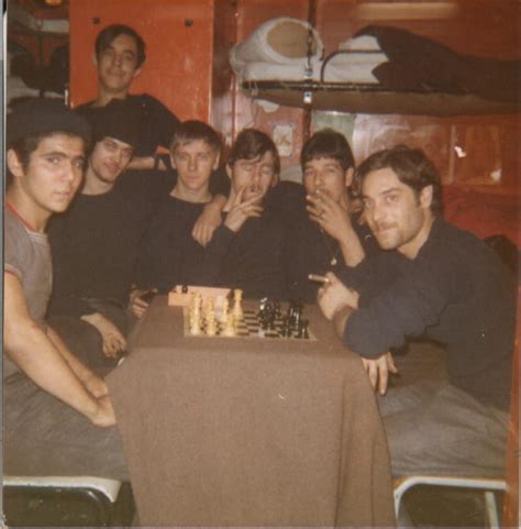 Photo de classe Les mécaniciens de 1974 E r Le Brestois Copains d avant