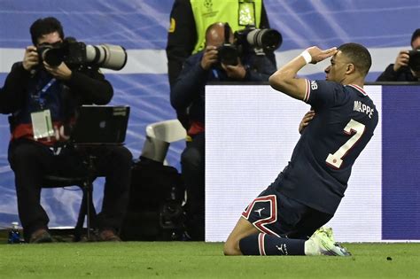 Real Madrid Psg Kylian Mbappe A Dat Lovitura Pe Santiago Bernabeu