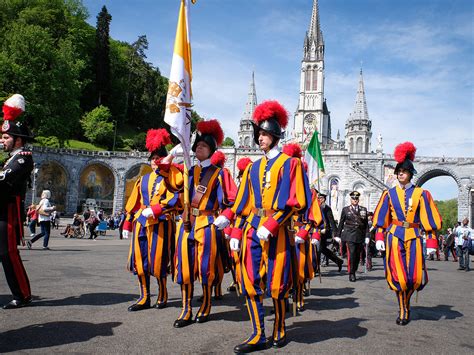 GEO reportage Arte Qui sont les gardes suisses l armée du Pape