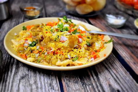 Masala Puri Chaat Karnataka Style Masala Puri Palate S Desire