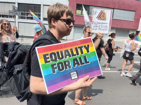 Desfile Gay En Colonia Un Momento Para La Libertad Y Felicidad LAPALABRABIERTA