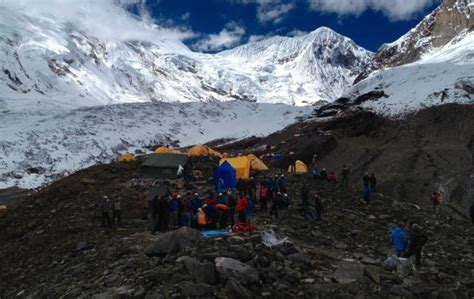 Another Massive Avalanche Hits Manaslu Base Camp - Pragativadi