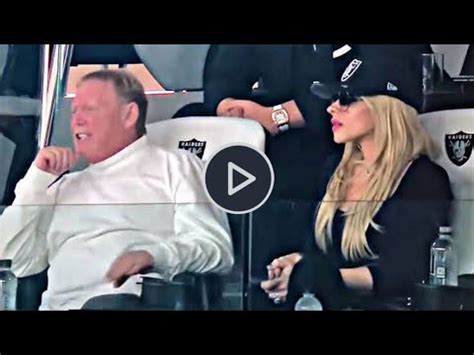 Tv Cameras Pick Up Raiders Owner Mark Davis Swearing During Game Who