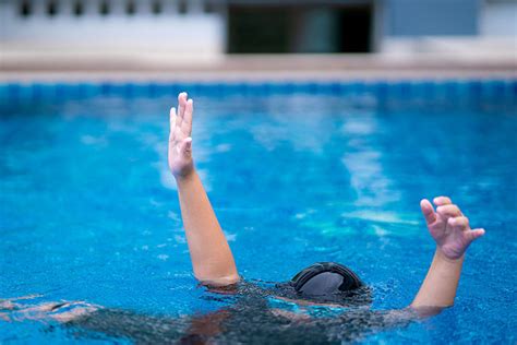 Hire Michigan Swimming Pool Accident Lawyer Cochran Law