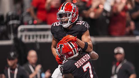 Atlanta Falcons Tampa Bay Buccaneers Breathe Life Into TNF With