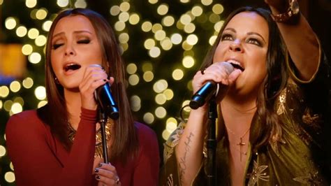 Sara Evans And Daughter Olivia Deliver Powerful Rendition Of "O Holy Night"