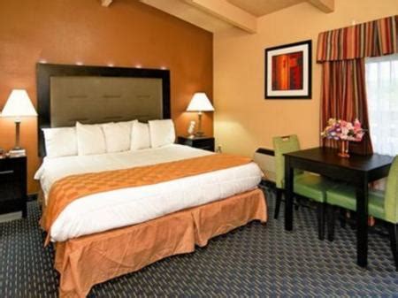 Econo Lodge in Clarks Summit (PA) - Room Deals, Photos & Reviews