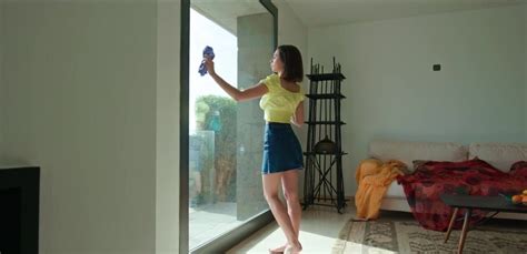 Natural Hottie With Long Legs Takes A Break From The Long Day ZB Porn