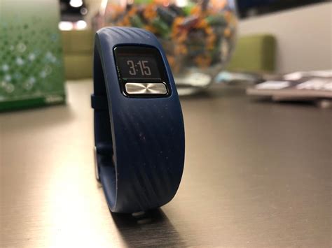 Garmin Vívofit 4: Entry-level activity tracker levels up (hands-on) - CNET