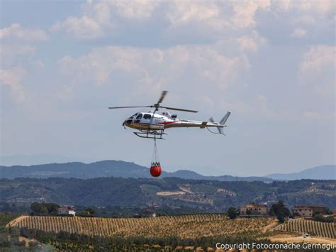 Incendi Nel Fiorentino Bruciano Sterpaglie Vicino Alle Case