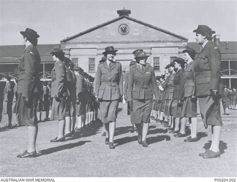 Victoria Barracks Sydney Nsw 1945 Inspection Of Australian Womens