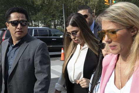 Emma Coronel El Chapos Wife Released From Federal Custody Los