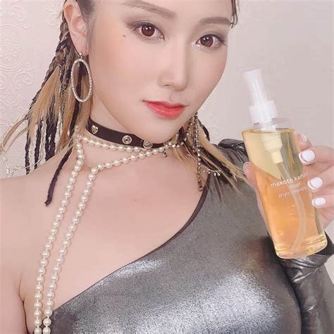 松丘雪那さんのインスタグラム写真 松丘雪那instagram「 撮影 で キティチャン 張雨綺 张雨绮 さんの モノマネ