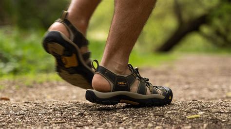 3 Best Closed Toe Hiking Sandals in 2024 | RunRepeat