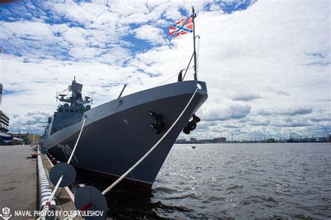 俄海軍參展護衛艦內飾十分豪華 艦上水兵打扮極像服務生 每日頭條