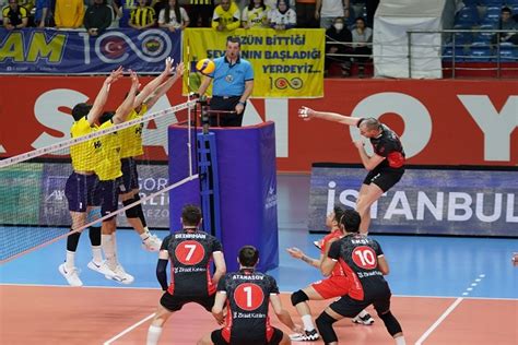 Ziraat Bankkart Fenerbah Eye Set Verdi Puan Vermedi Voleybol Aktuel