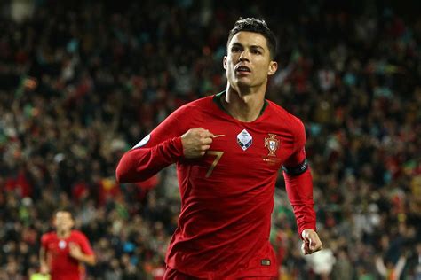 Ronaldo chega aos 98 golos por Portugal hat trick à Lituânia SIC