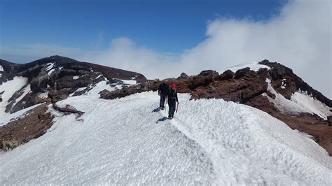 Snow Hiking on Mount Fuji - GaijinPot Travel