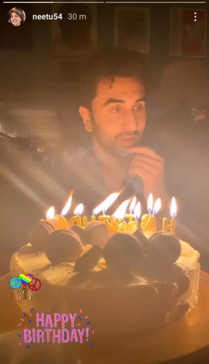 5 Potret Ultah Ranbir Kapoor Ke 38 Senyumnya Bikin Naksir