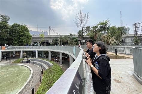 Foto 6 Rekomendasi Taman Di Jakarta Tempat Healing Gratis Saat Akhir