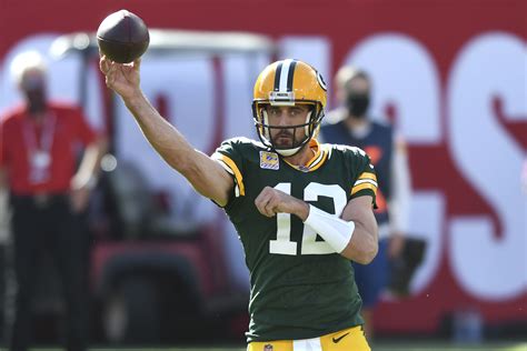 NFL: Packers' Aaron Rodgers throws third career pick six