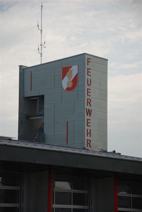 Große Party zur Eröffnung des neuen Feuerwehrhauses in Hörsching Linz