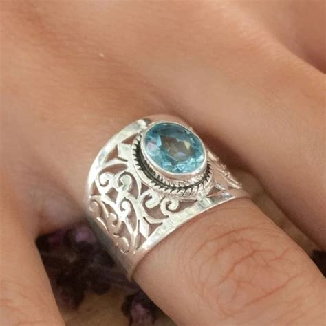 Huitan Romantic Sky Blue Stone Women Rings Hollow Out Band Fancy Bridal