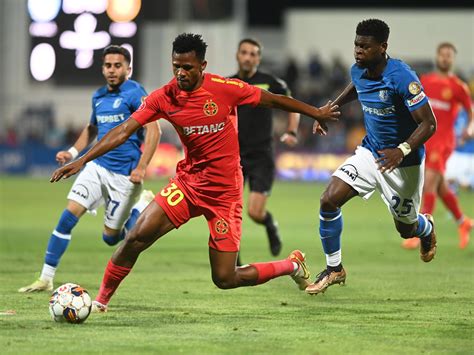 Siyabonga Ngezana, la mare căutare: Fundașul de la FCSB este dorit în