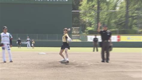 とちぎ未来大使の菊池柚花さんが栃木gbの始球式に ライブドアニュース