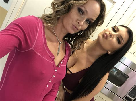 TW Pornstars 2 Pic Prinzzess Felicity Twitter On Set With Romi