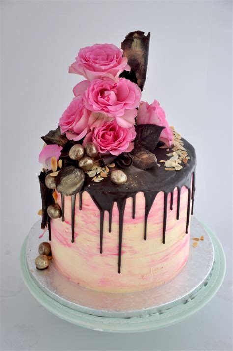 Chocolate Cake With Pink Roses