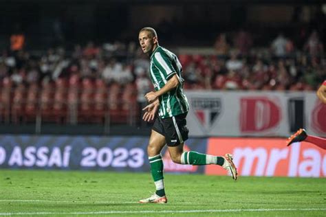 Atua Es Do Coritiba Slimani Faz Primeiro Gol Mas N O Evita Derrota