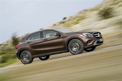 Mercedes Officially Reveals Gla Compact Suv Autoevolution