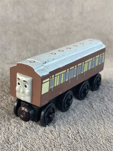 OLD SLOW COACH Train Brio Thomas Tank Engine Wooden Magnetic Bigjigs