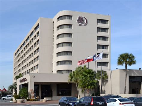 Doubletree by Hilton Houston Hobby Airport Amenities & Services | Tour ...