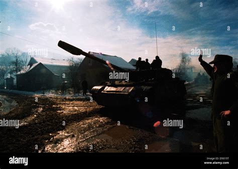 Tank bosnia hi-res stock photography and images - Alamy