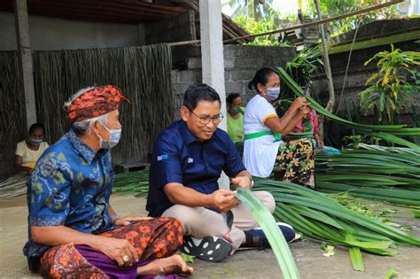 Berdayakan Umkm Dan Perempuan Bri Bina Klaster Pandan Wangi Amlapura